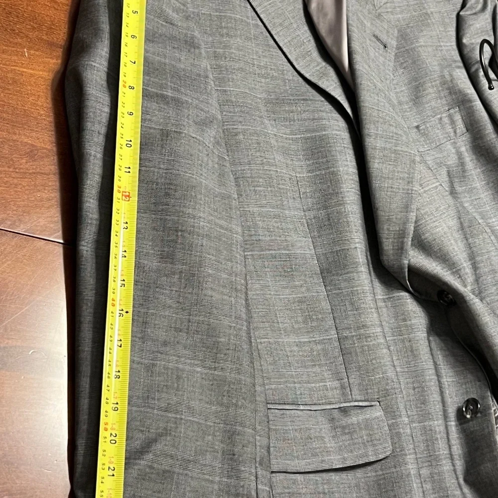 Gent’s Hart Schaffner Marx Custom Suit:  51” Chest,  43” Waist